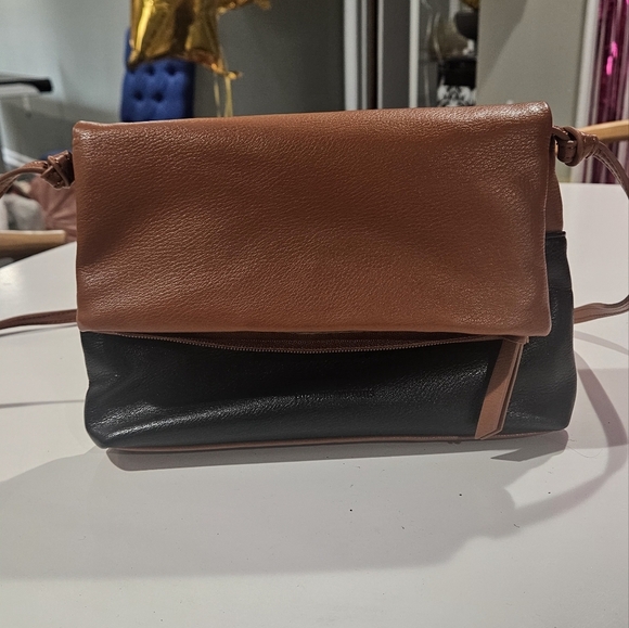 Elizabeth and James Tan and Black Crossbody Bag - Picture 5 of 16